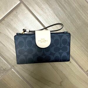 NWT Coach Signature Phone Wallet